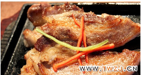 特色烧烤——瓦缸烤五花肉