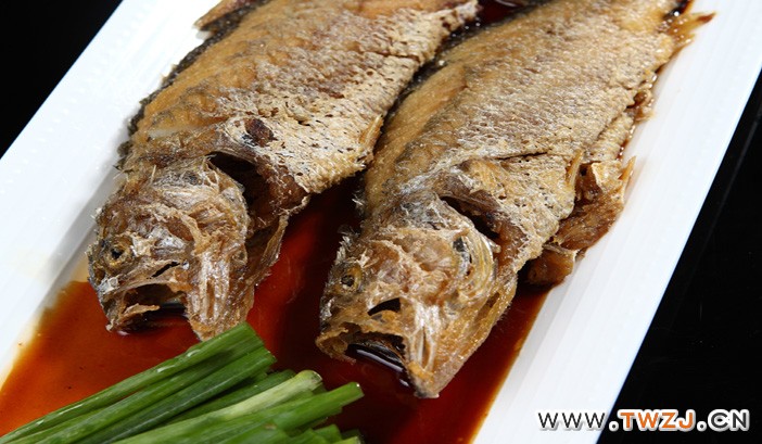 葱烤小黄鱼